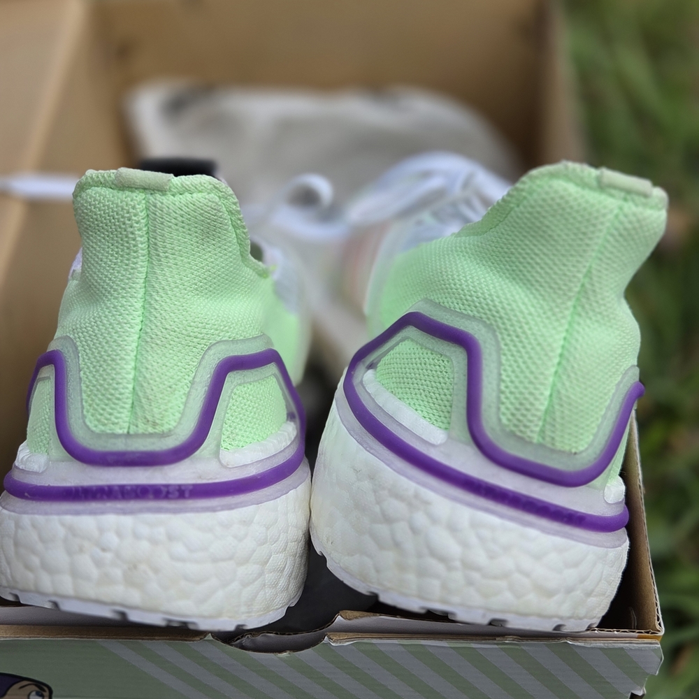 Adidas Ultra Boost Toy Story Buzz Lightyear - Picture 5 of 7
